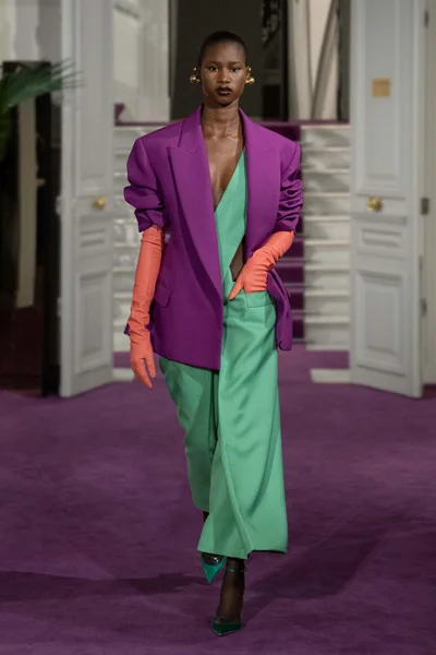 Look 24
